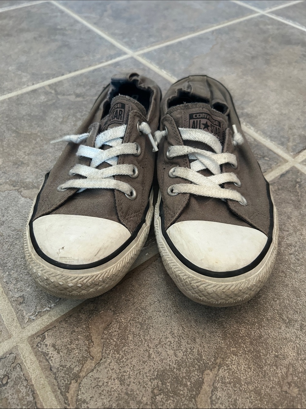 Converse women’s Low-Top Sneakers in Brown with White Trim - Picture 3 of 4